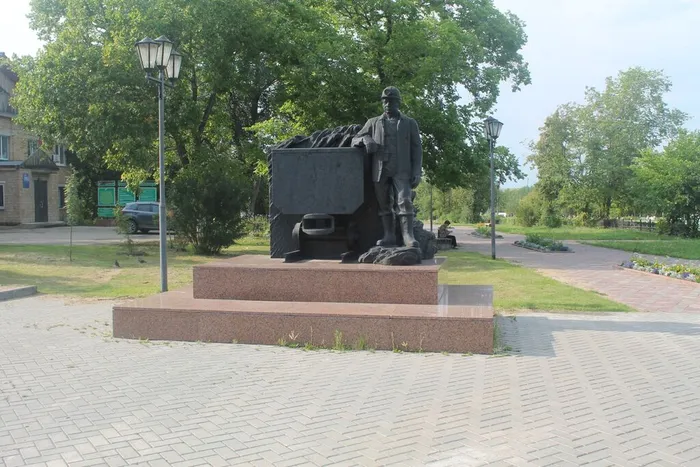 три